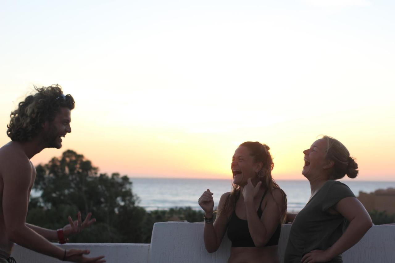 Chernaki Surf Experience ทากาเซาท์ ภายนอก รูปภาพ